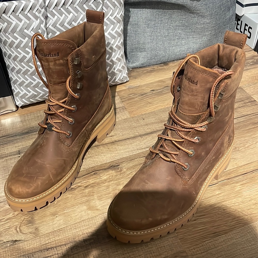 Women’s size 8 Timberland boots